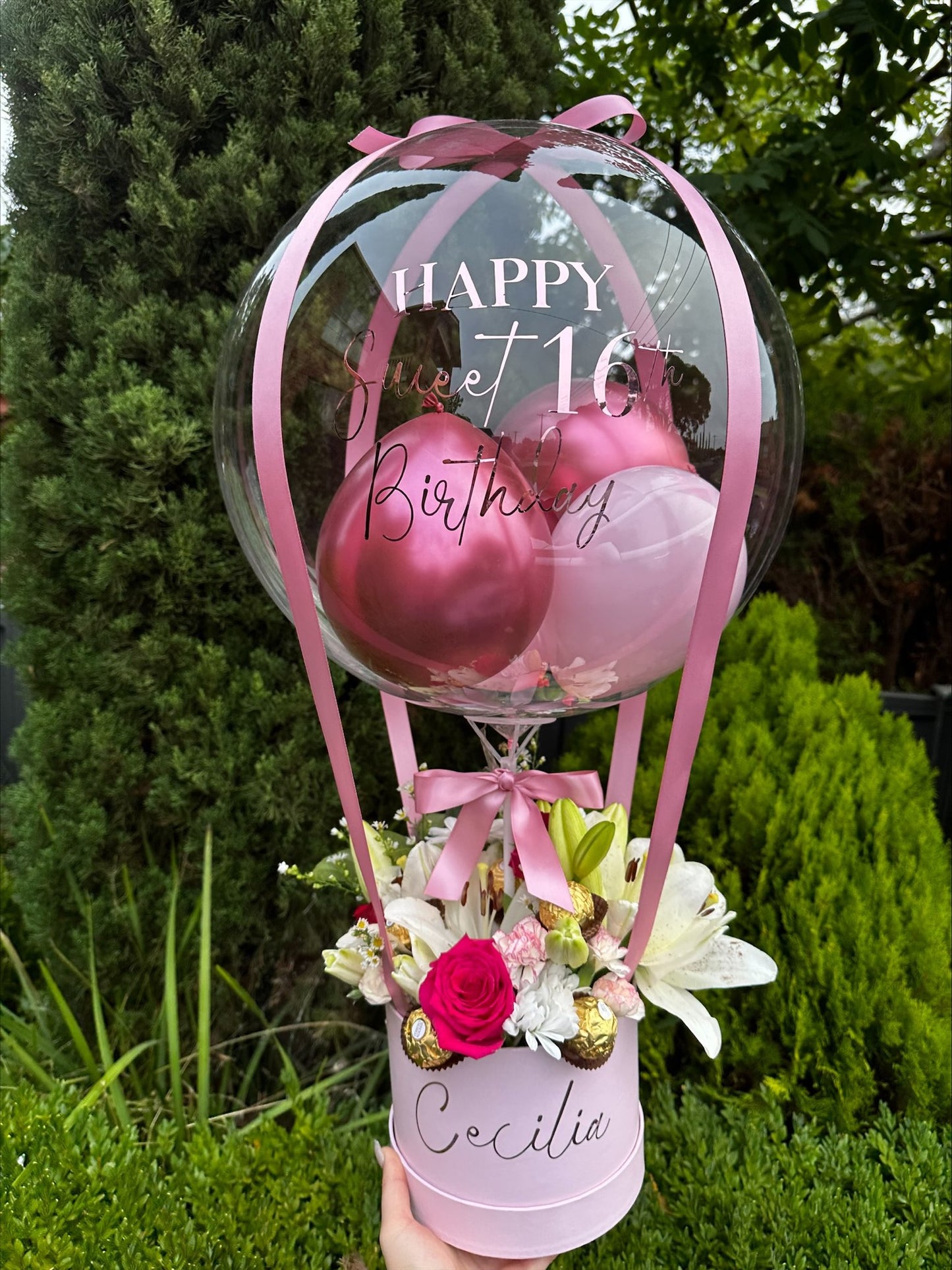 Fresh Flower and Forrero Balloon Bundle (General Mix)